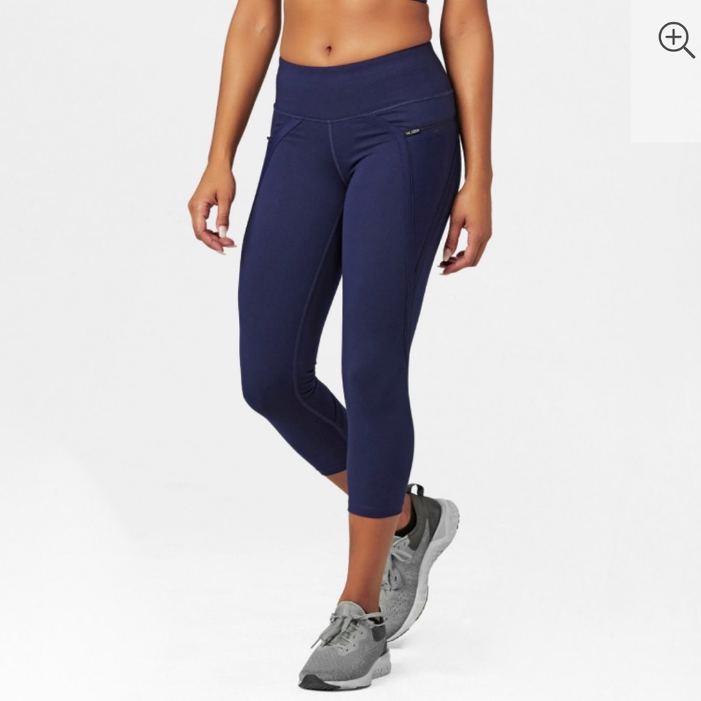 HYLETE Nimbus Capri Leggings—XS, Navy